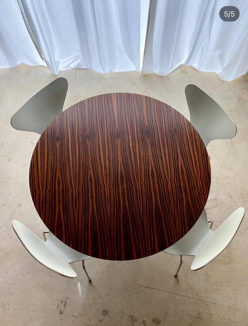 4 chaises danoises par Arne Jacobsen