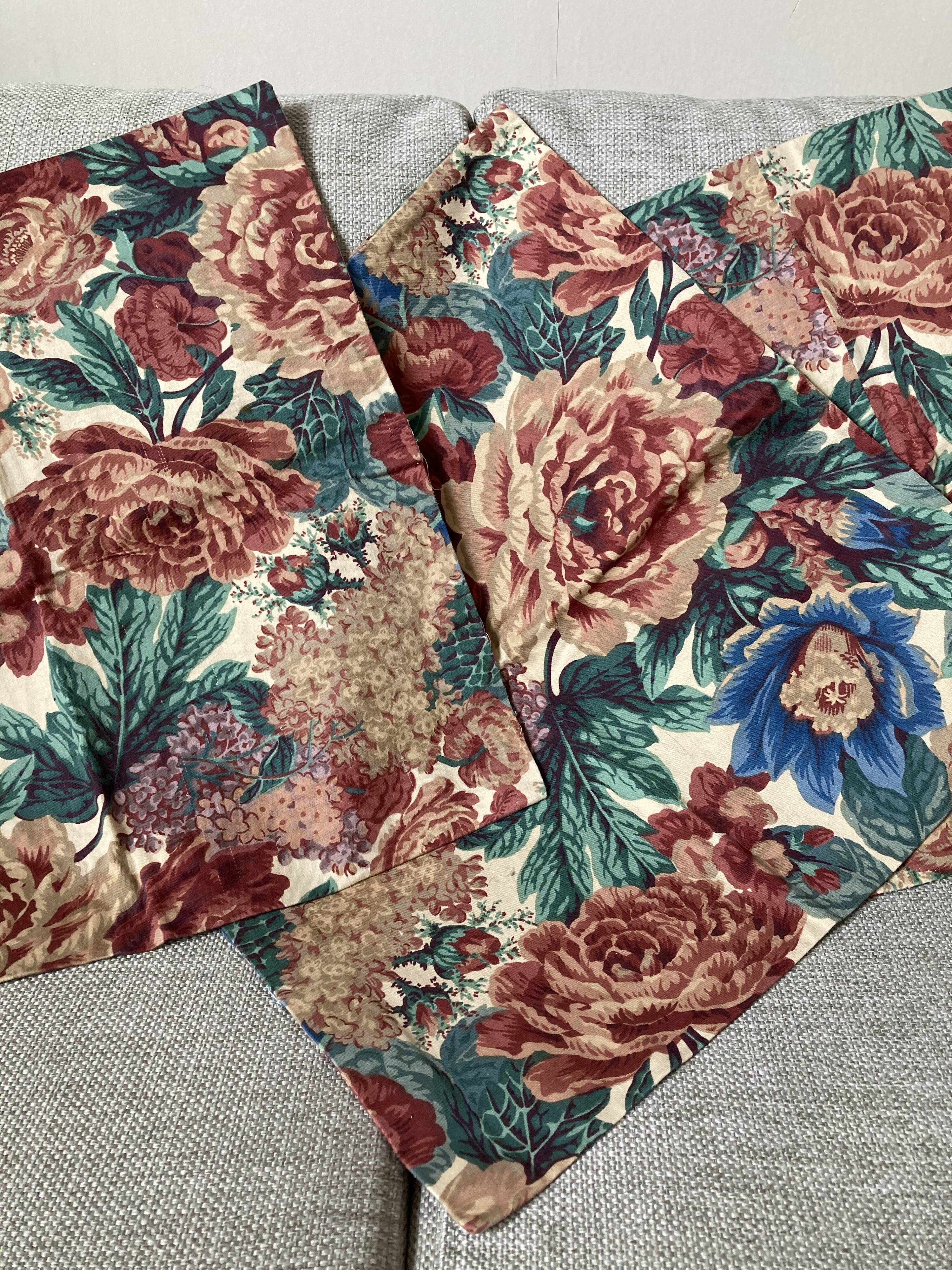 Set of 3 cushion covers in burgundy floral cotton