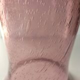 Vase en verre bullé violet