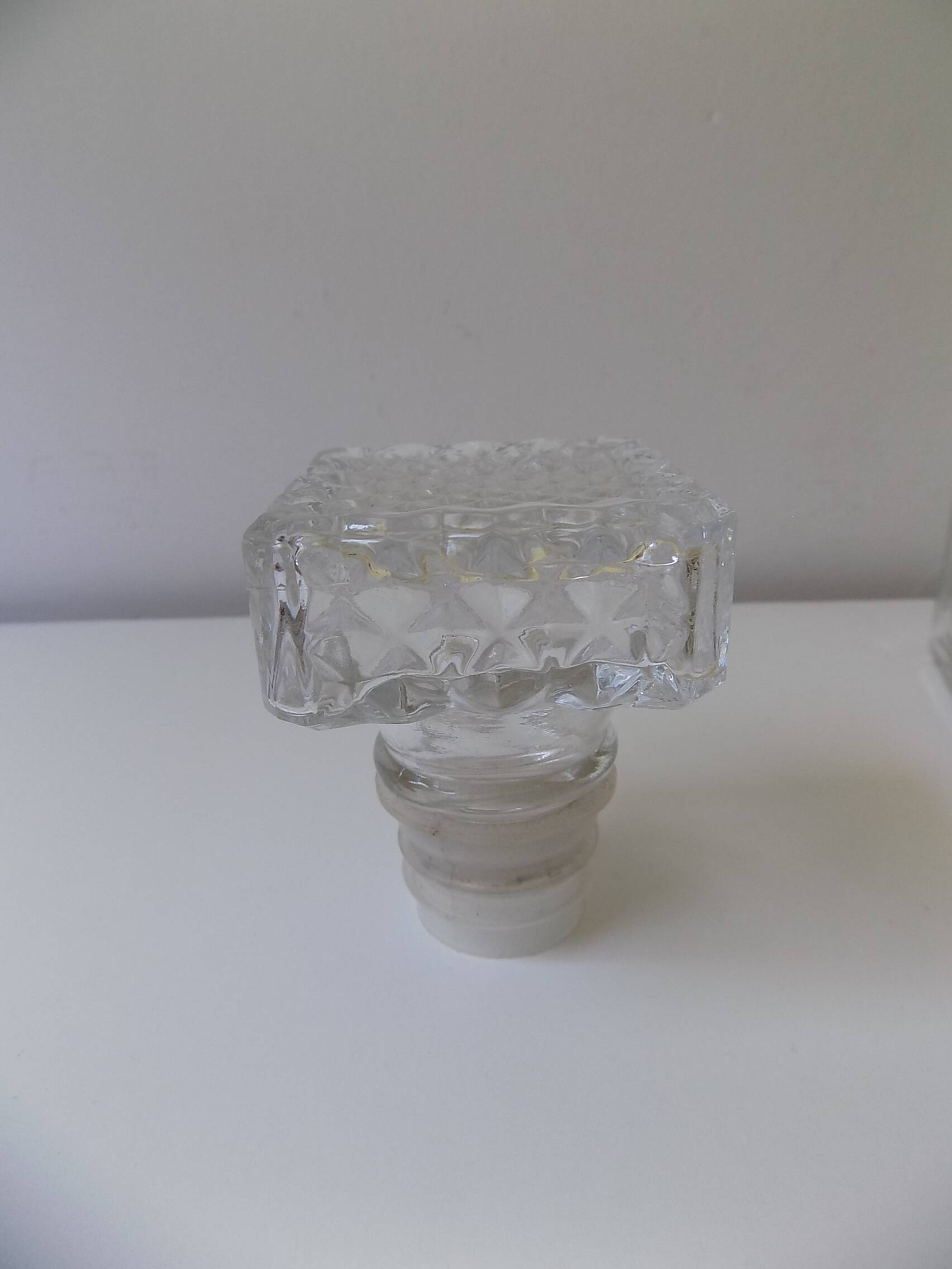 Whiskey decanter with glass stopper (22.5cm) 1970s