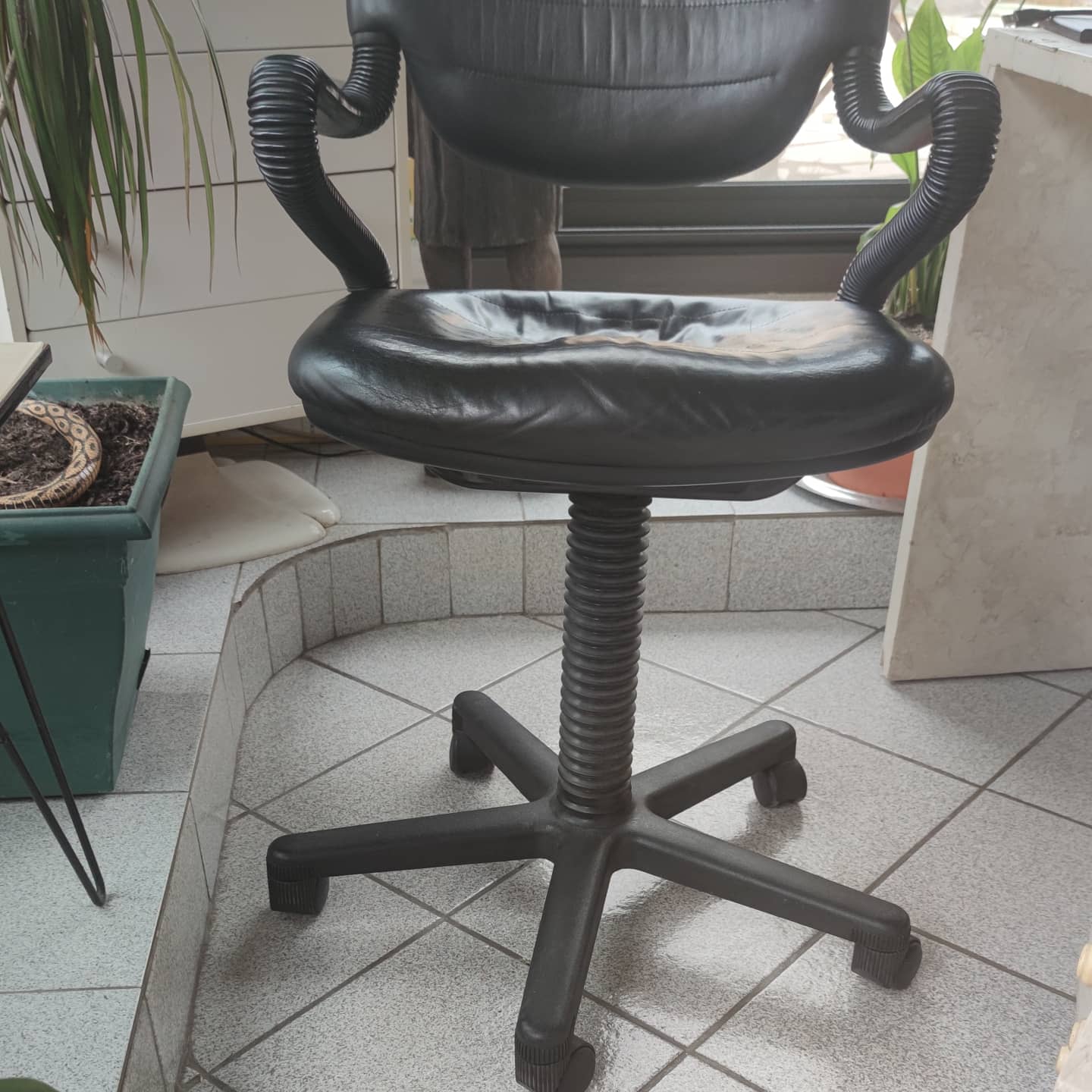 Office armchair circa 1980 called "vertebra" Italian design by Giancarlo Piretti and Emilio Ambasz P