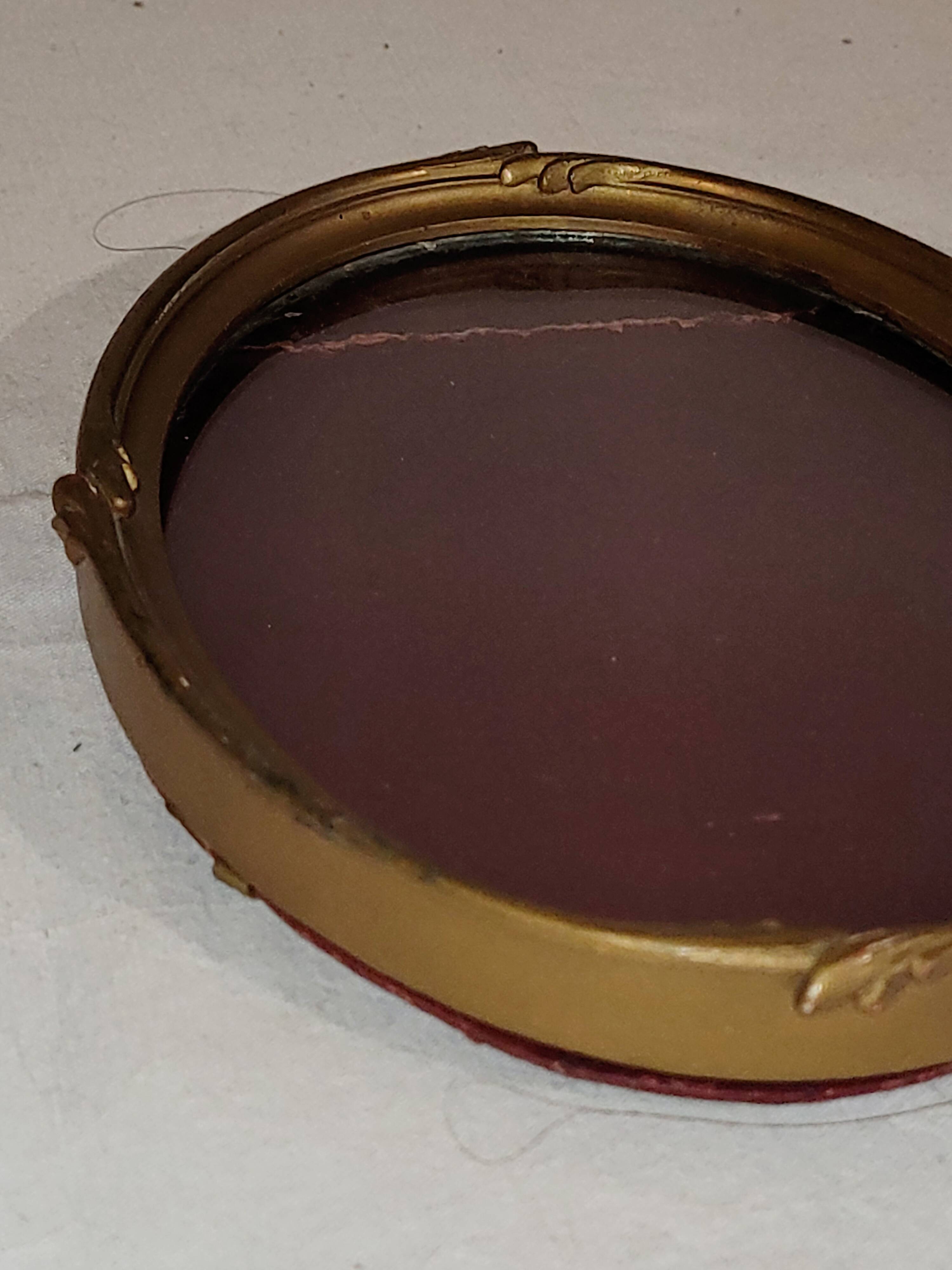 Small oval frame - old