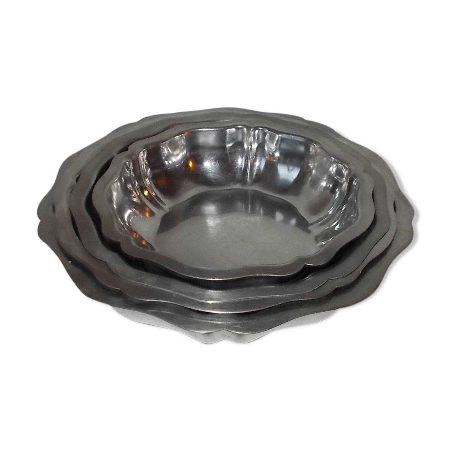 Lot of 4 round hollow stainless steel dishes