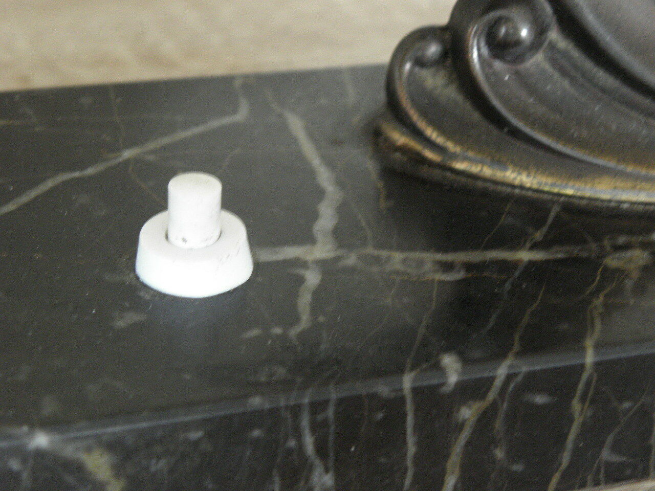 Table lamp figurine birds in marble art deco