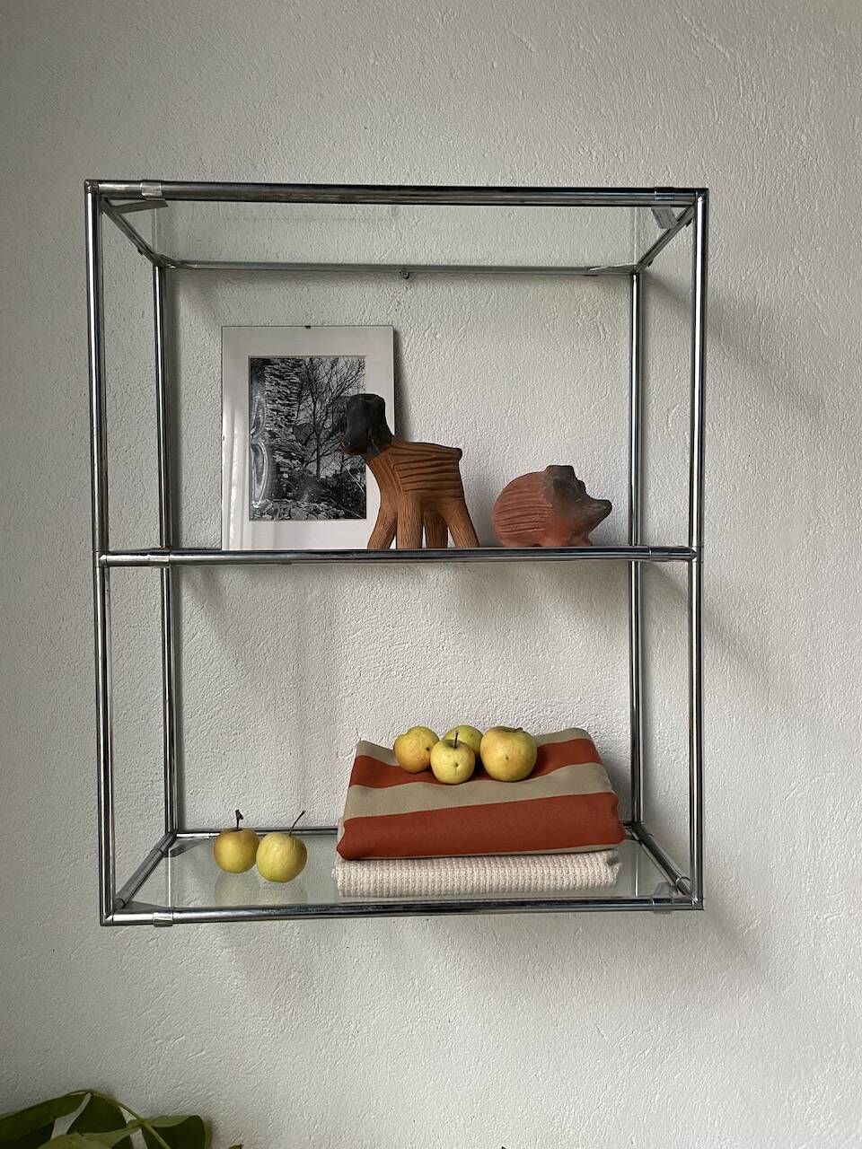 Abstracta Poul Cadovious wall shelf