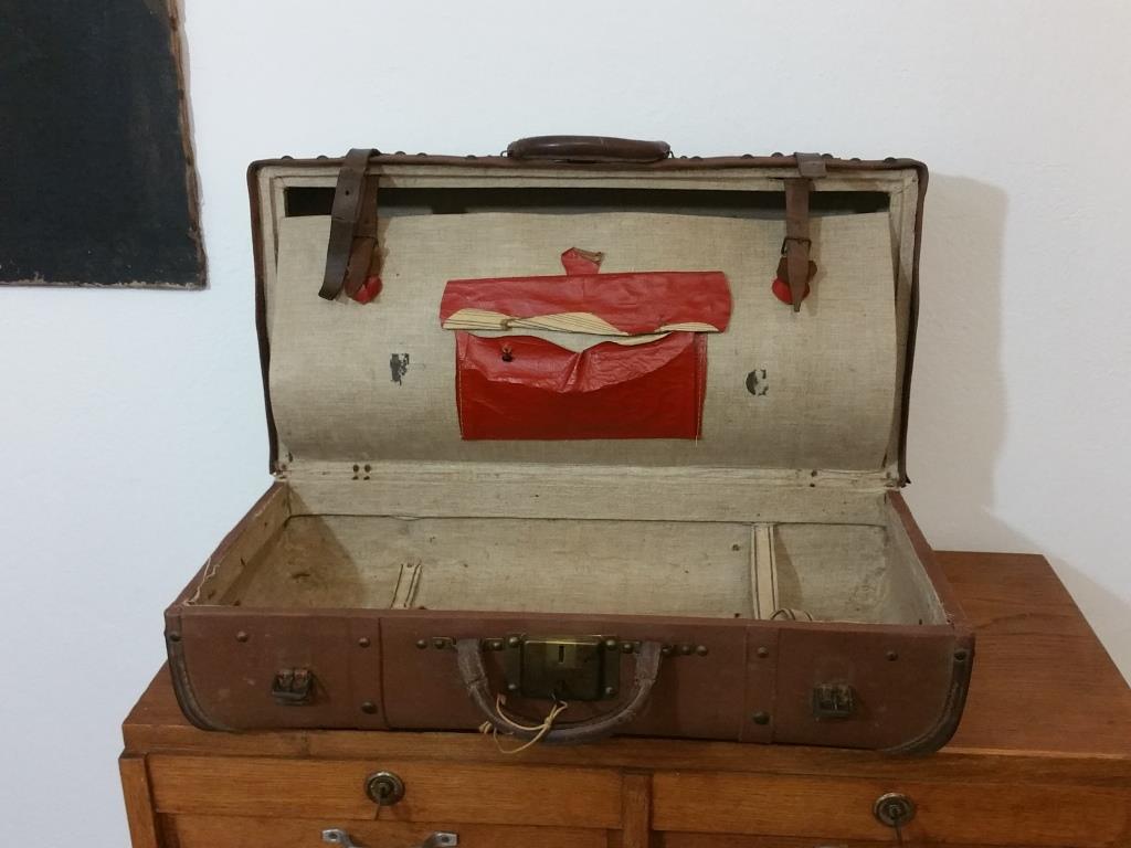 Suitcase - Travel trunk