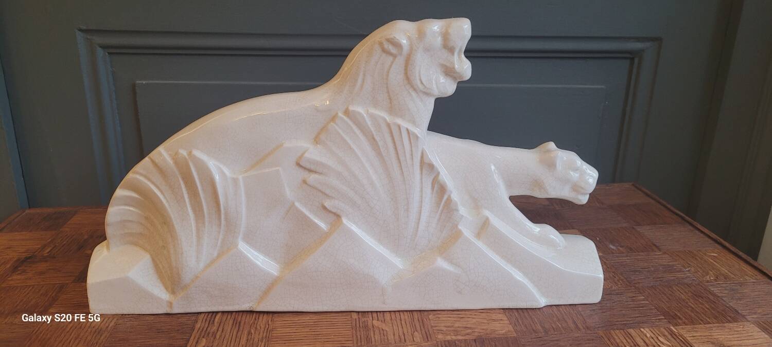Art Deco sculpture lion and lioness couple