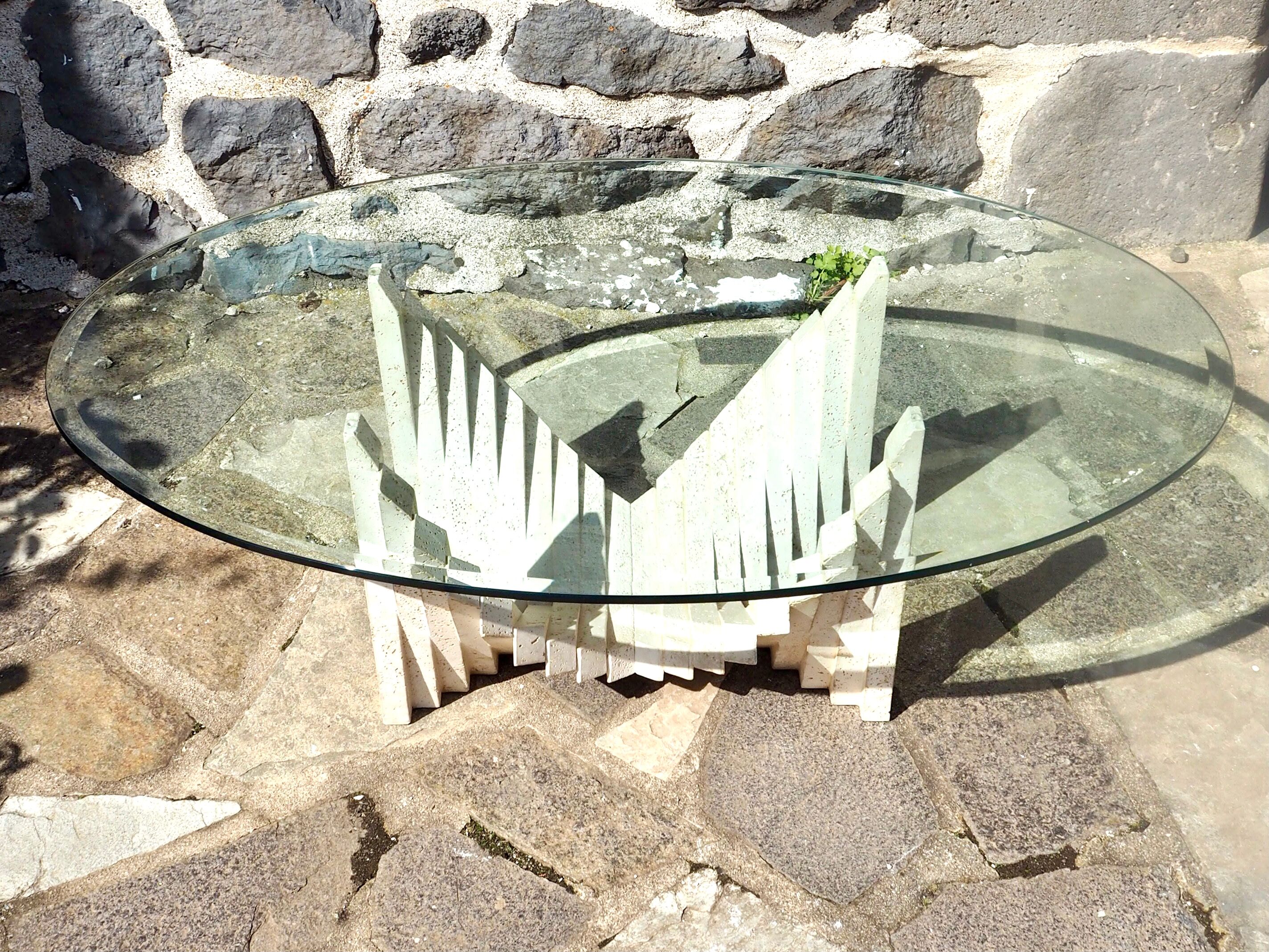 Table basse en verre et travertin