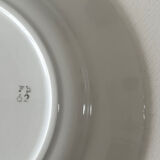 4 vintage flat plates