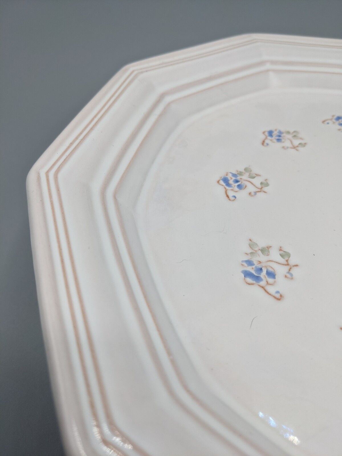 Pale pink octagonal dish, floral decoration of Niderviller - ∅ 32cm