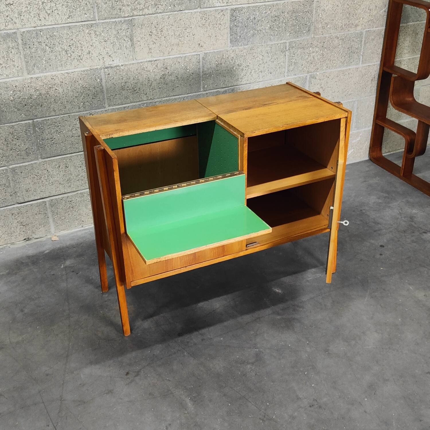 Bar buffet, divider by Frantisek Jirak for Tatra Nabytok 1960