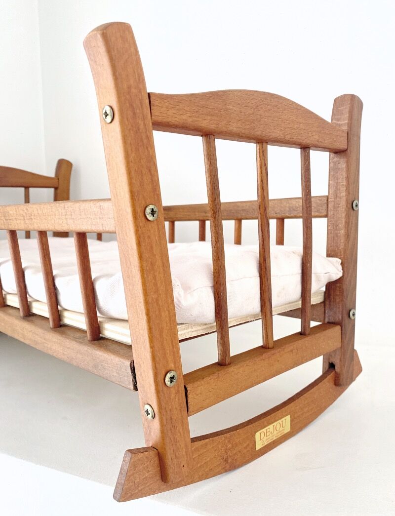 Dejou rocking doll bed