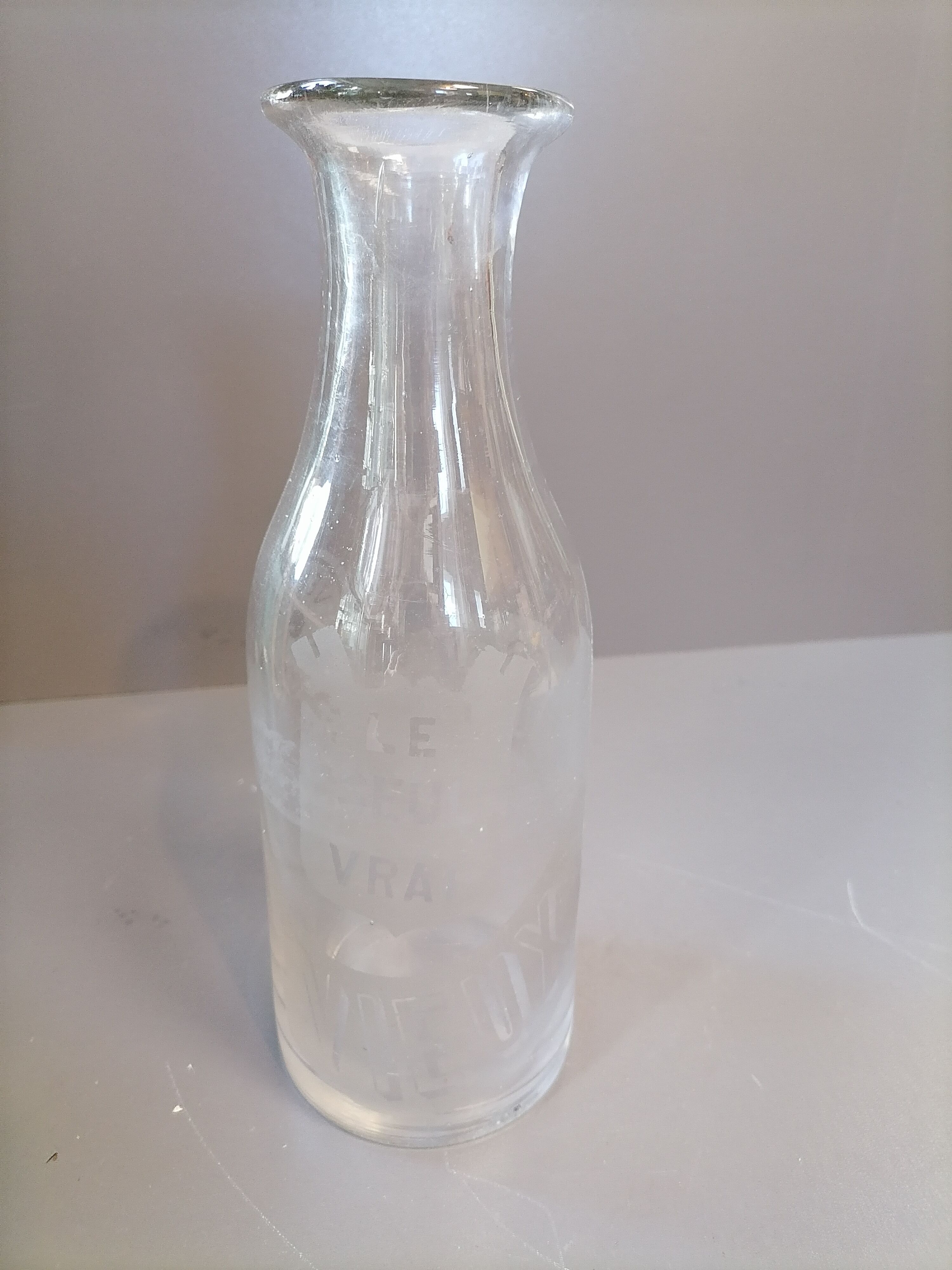 Advertising decanter