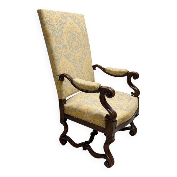Fauteuil ancien rouge à haut dossier – bois sculpté, style classique