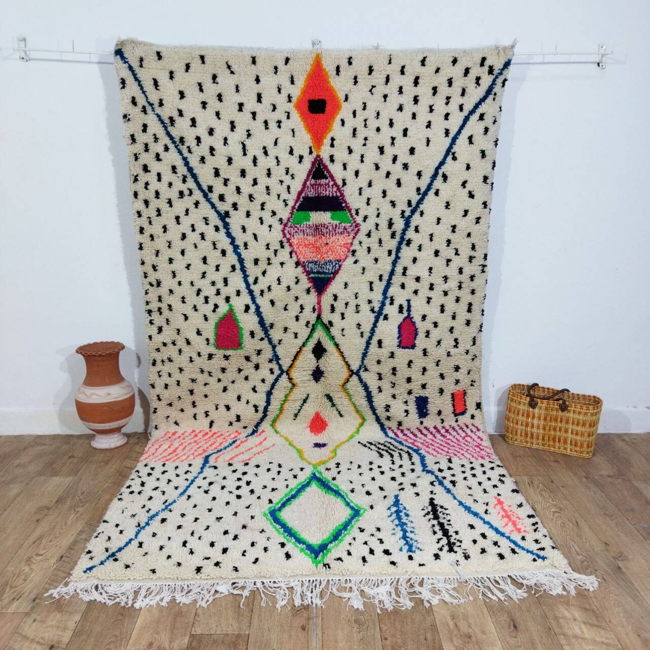 Handmade wool Berber rug 285 X 162 CM