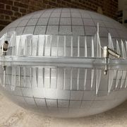 Suspension "Gem" imagined by the architect Paul Andreu.