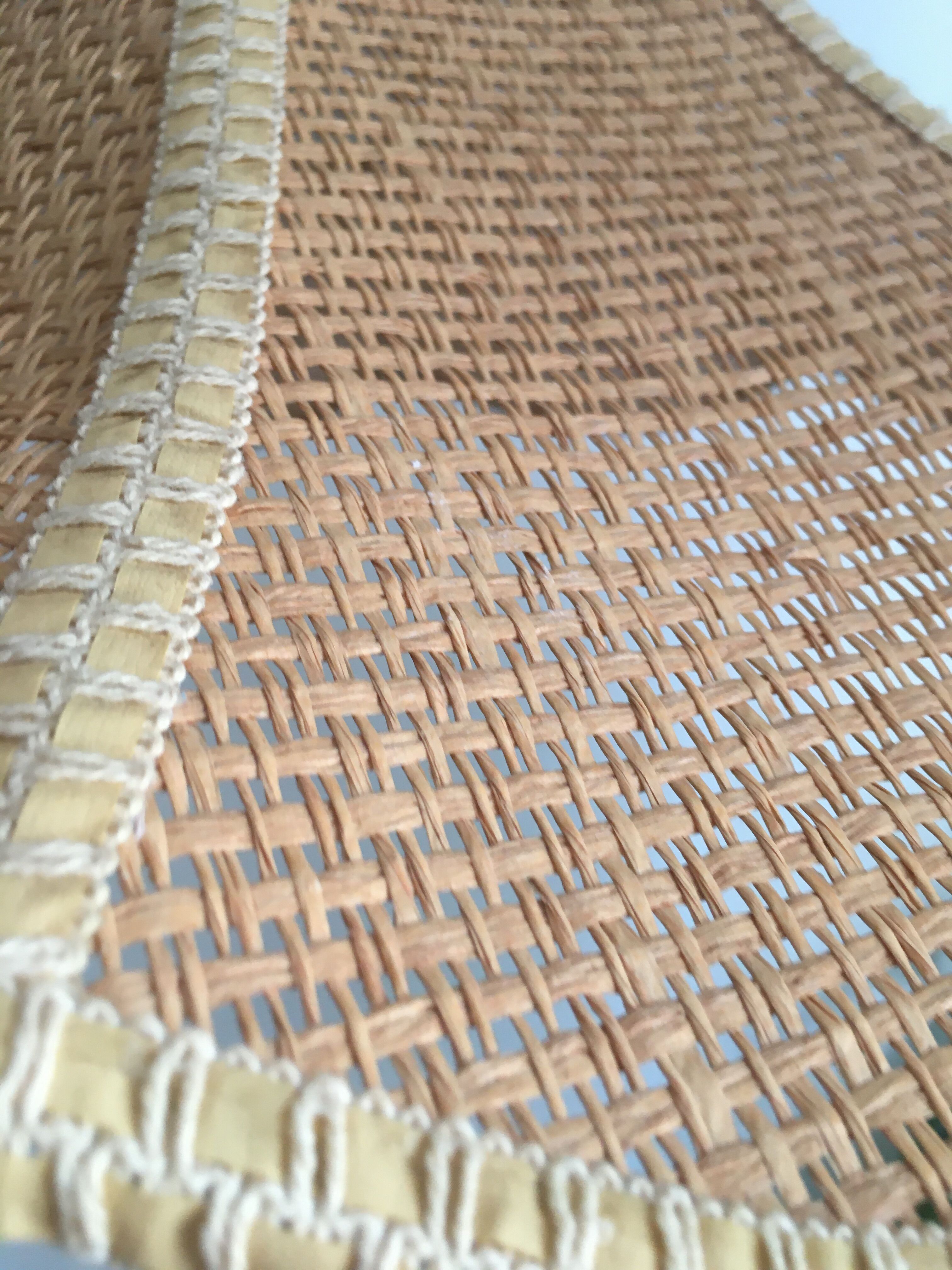 Vintage rattan flower suspension