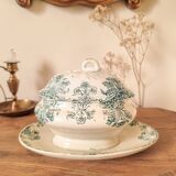 Iron earth gravy boat