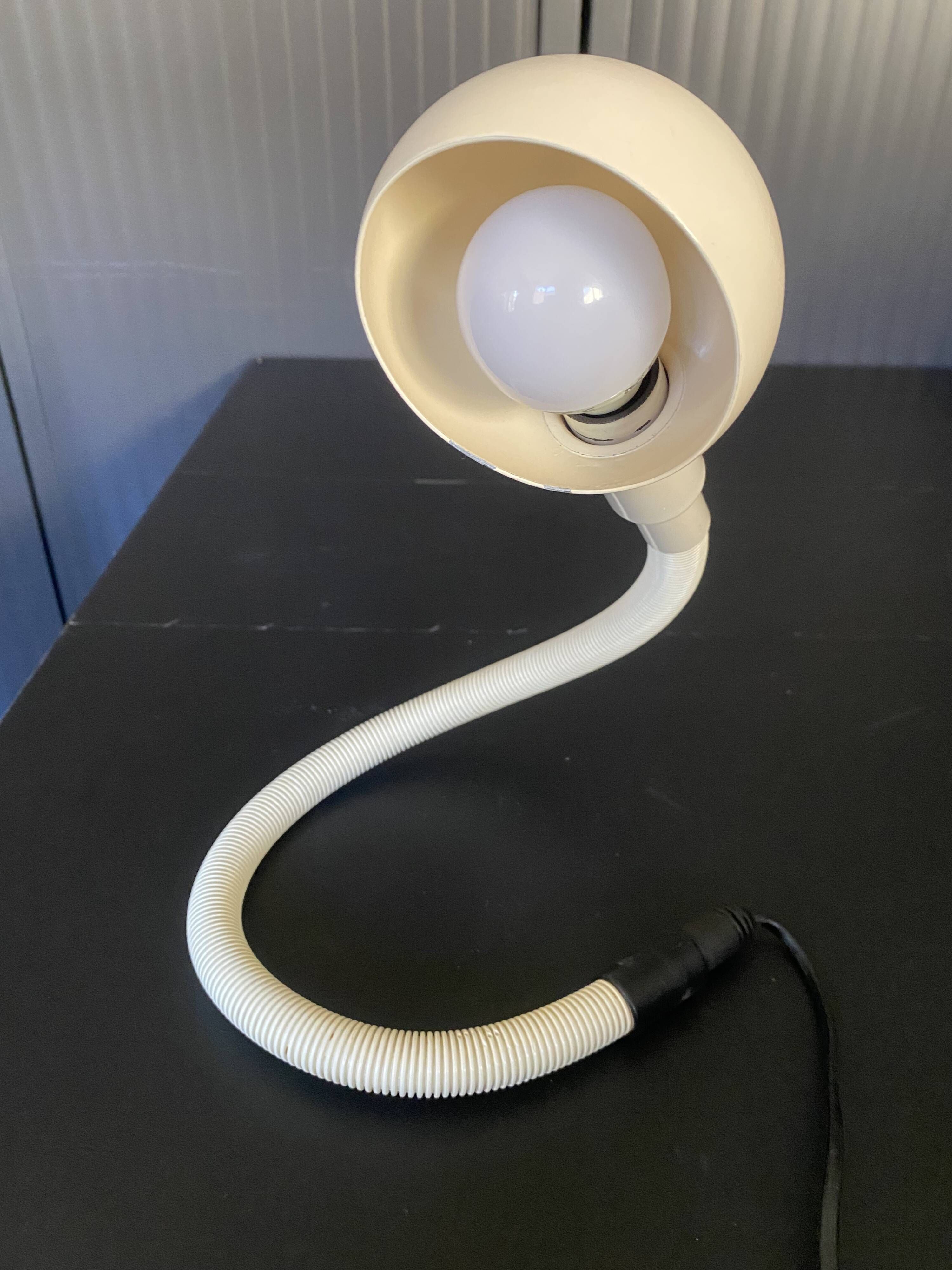 Lampe blanche Hebi d’ Isao Hosoe pour Valenti blanc crème vintage 1970