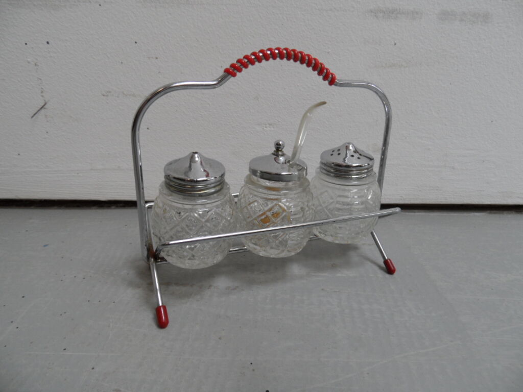 Vintage salt and pepper set