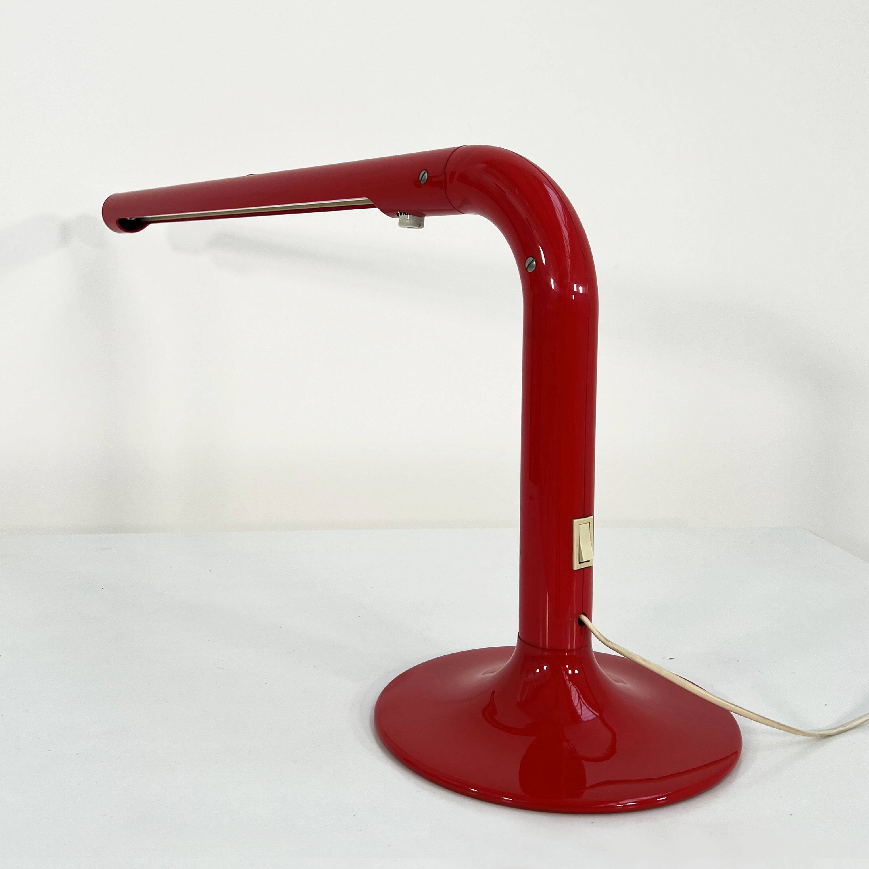 Lampe de table Tube Rouge par Anders Pehrson pour Ateljé Lyktan, 1970