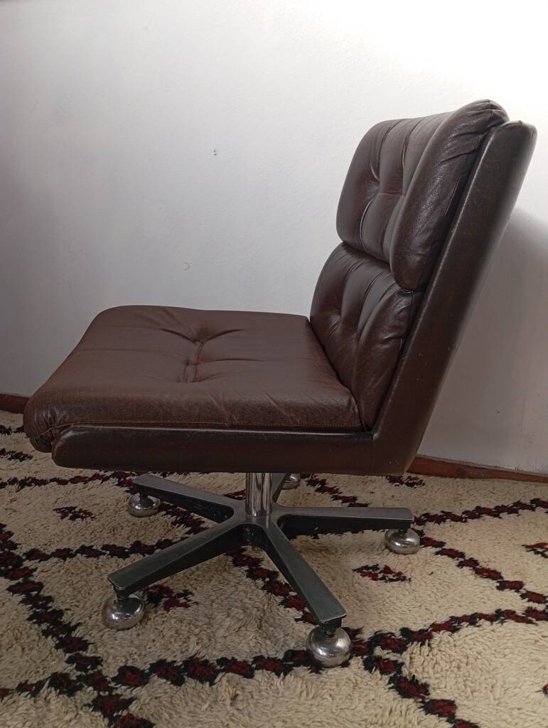 Italian armchair from the 1980s