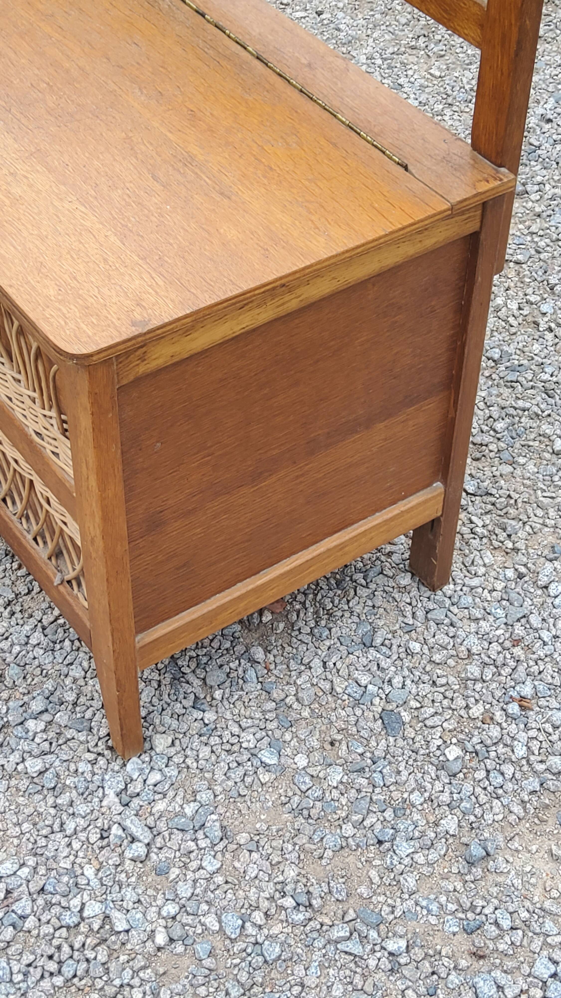 Vintage chest bench from the 50s in oak and rattan