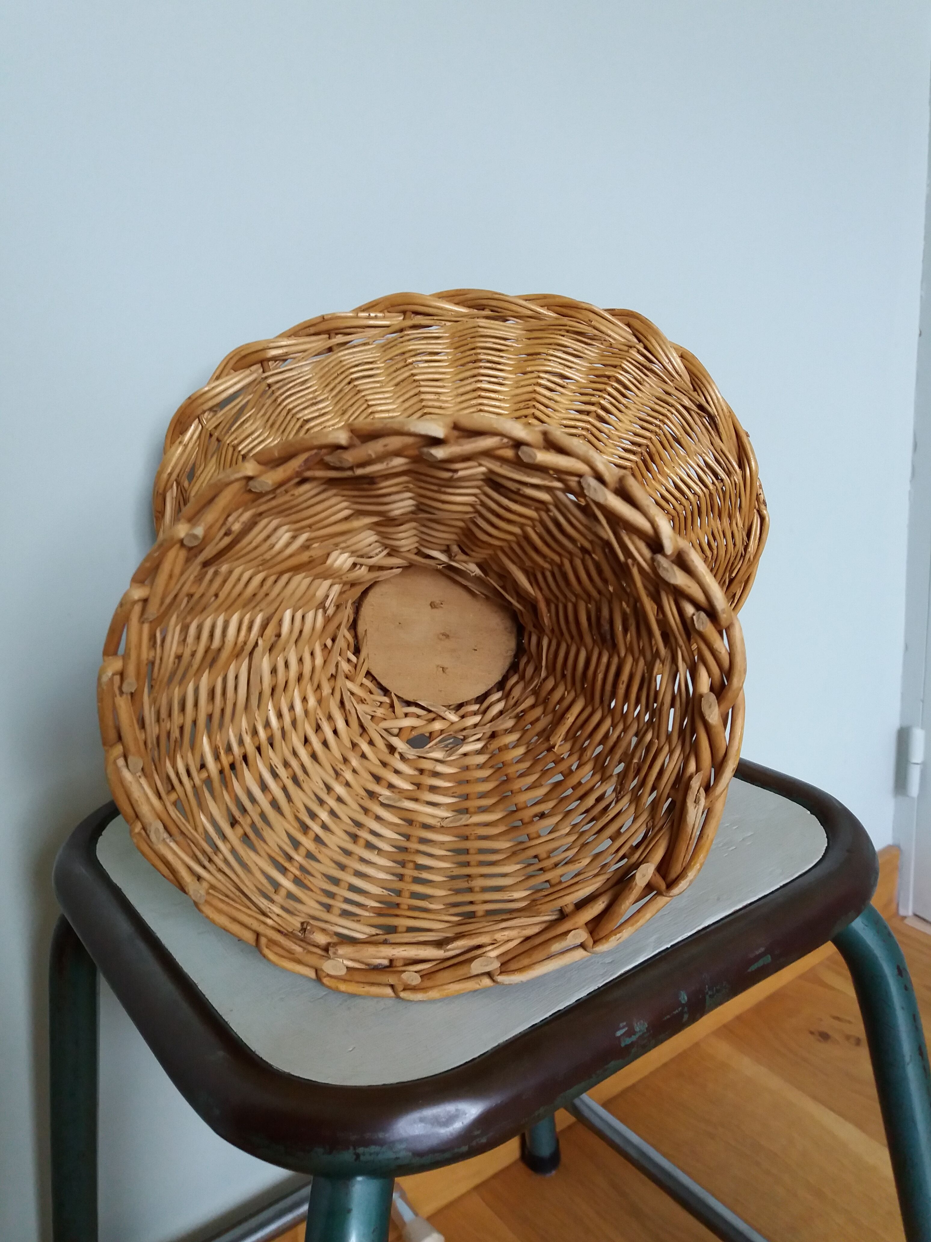 Rattan basket wicker vase cut