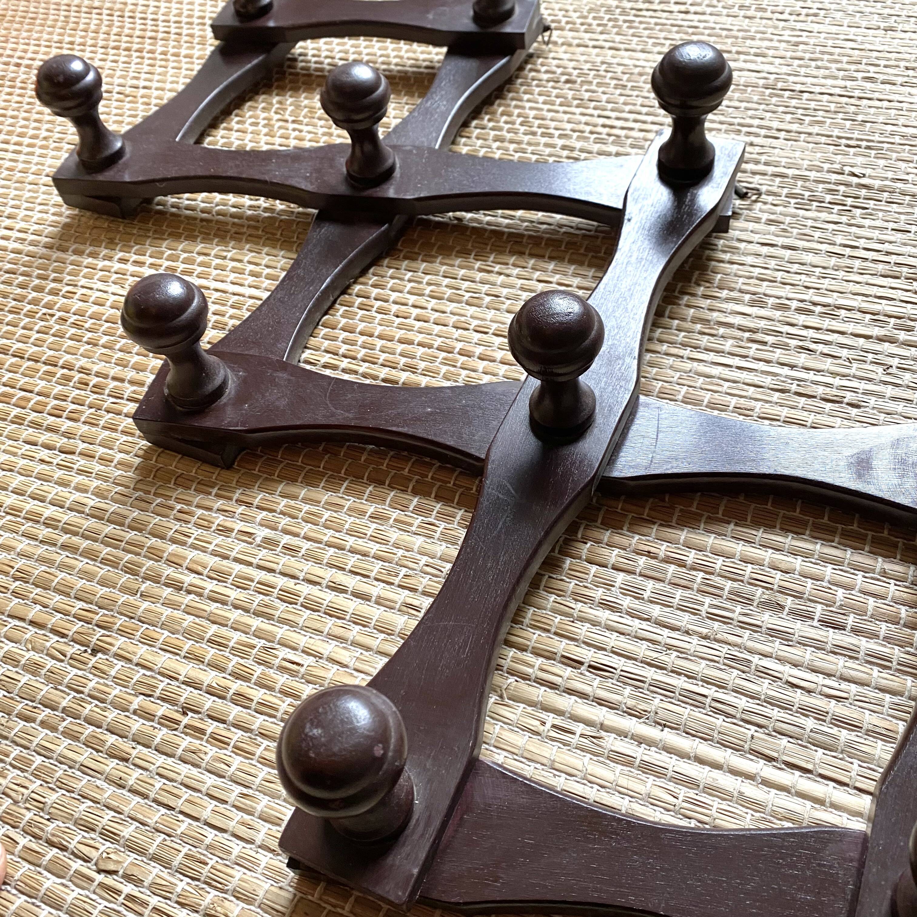 Extendable vintage wall coat rack