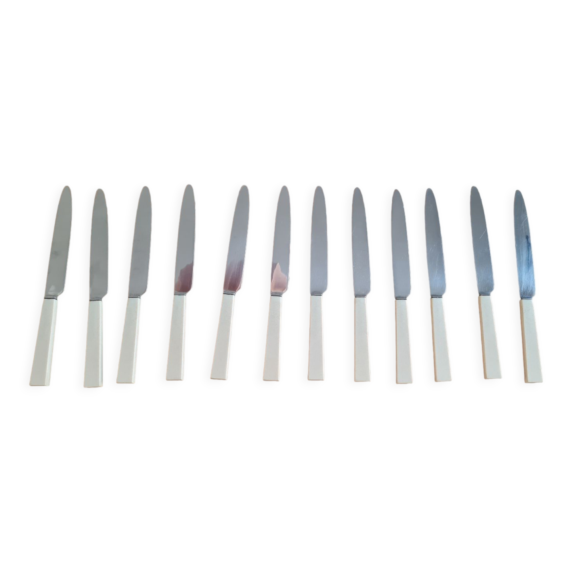 Set de 12 couteaux en bakélite et inox