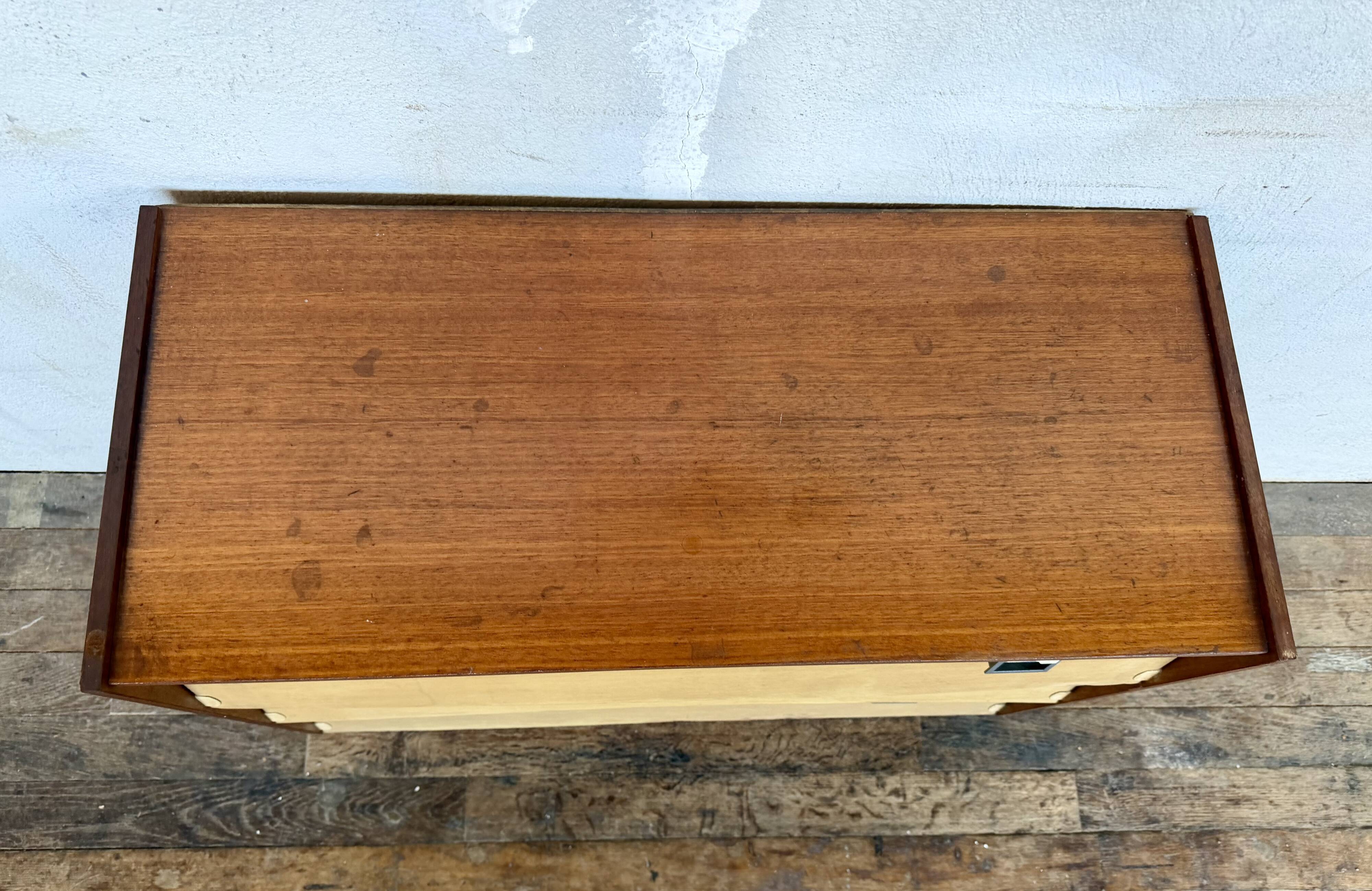 Vintage shoe cabinet – Scandinavian style