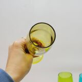 6 flûtes à champagne en verre multicolore rouge orange jaune vert bleu violet