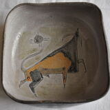 Deep dish ceramic décor to the bull Vallauris