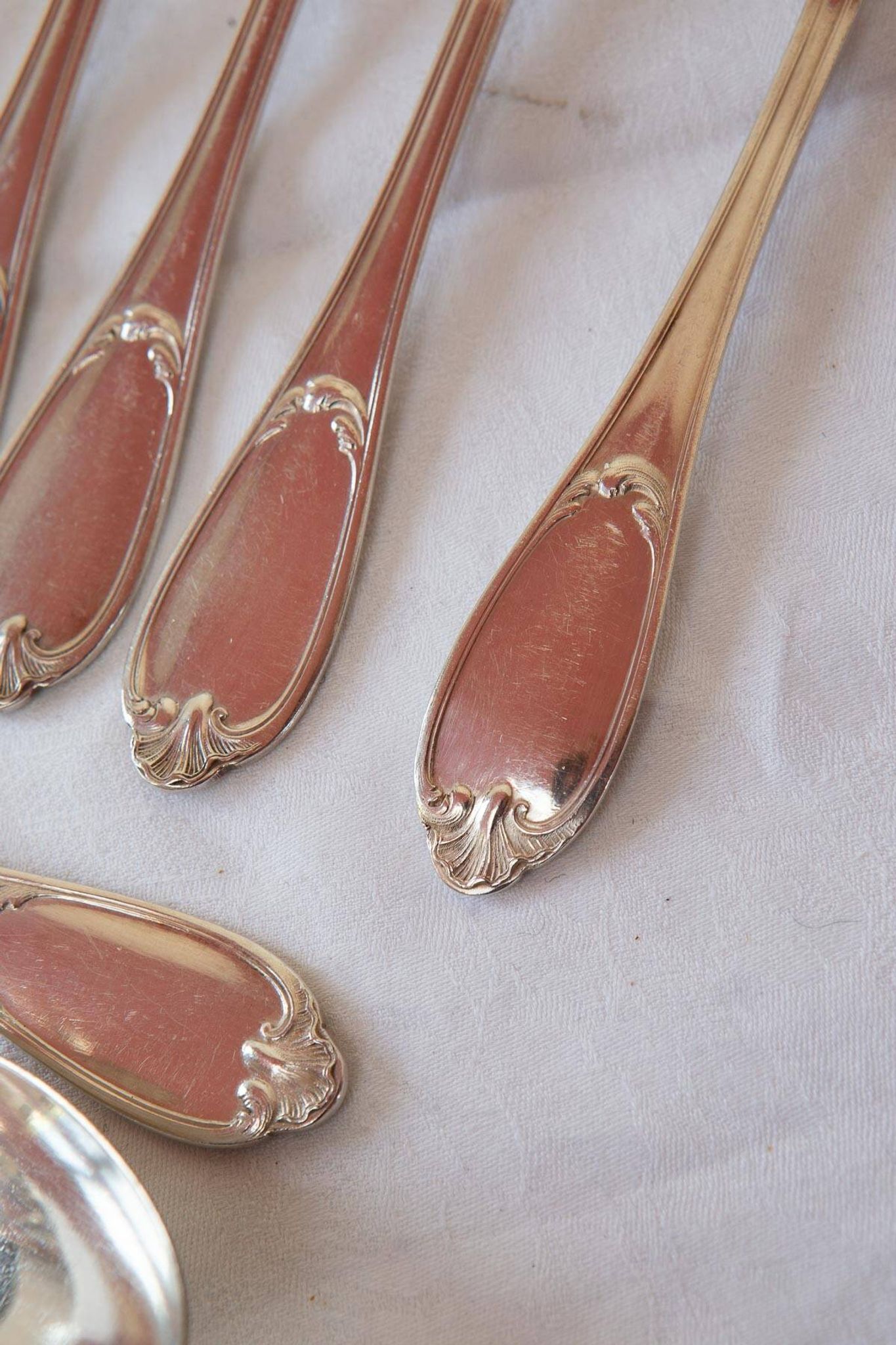Suite de couverts ercuis pompadour pour 6 personnes