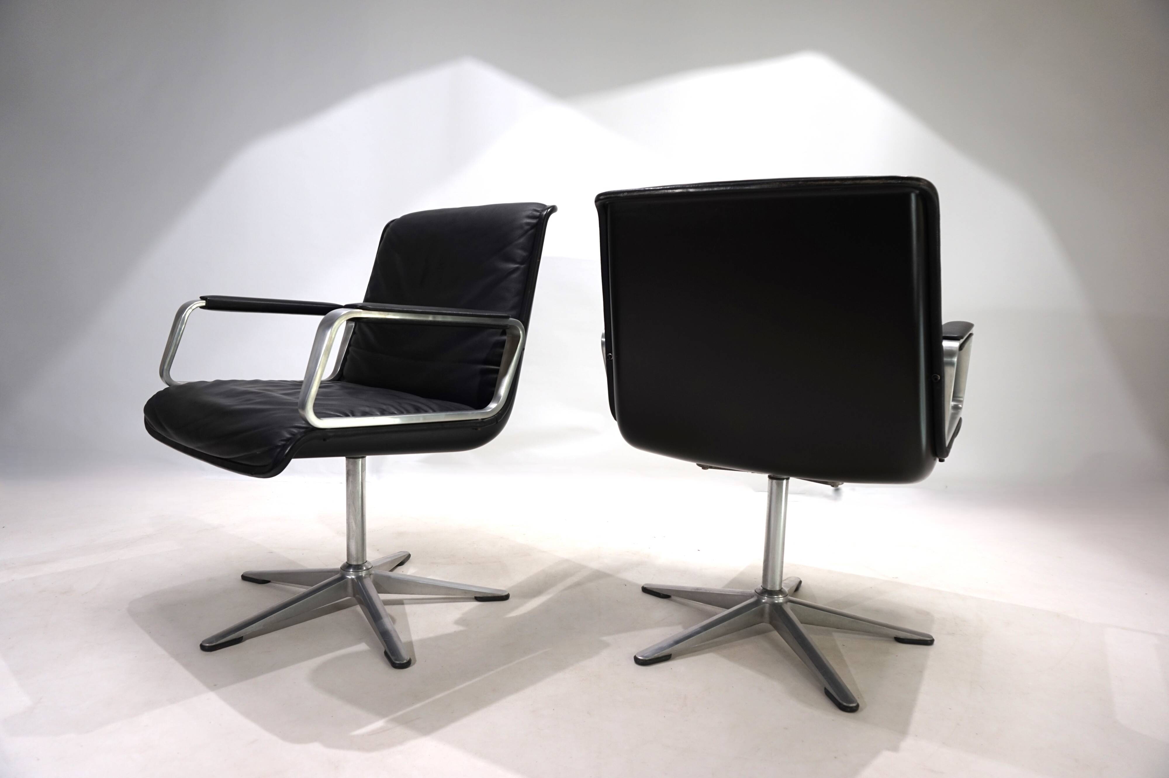 Set of 2 Wilkhahn Delta conference/dining chairs from the Delta Group