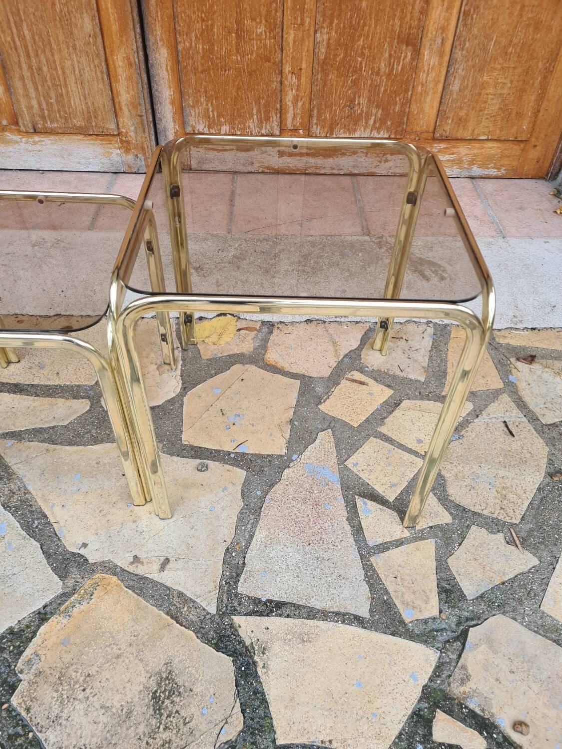 Vintage nesting coffee table