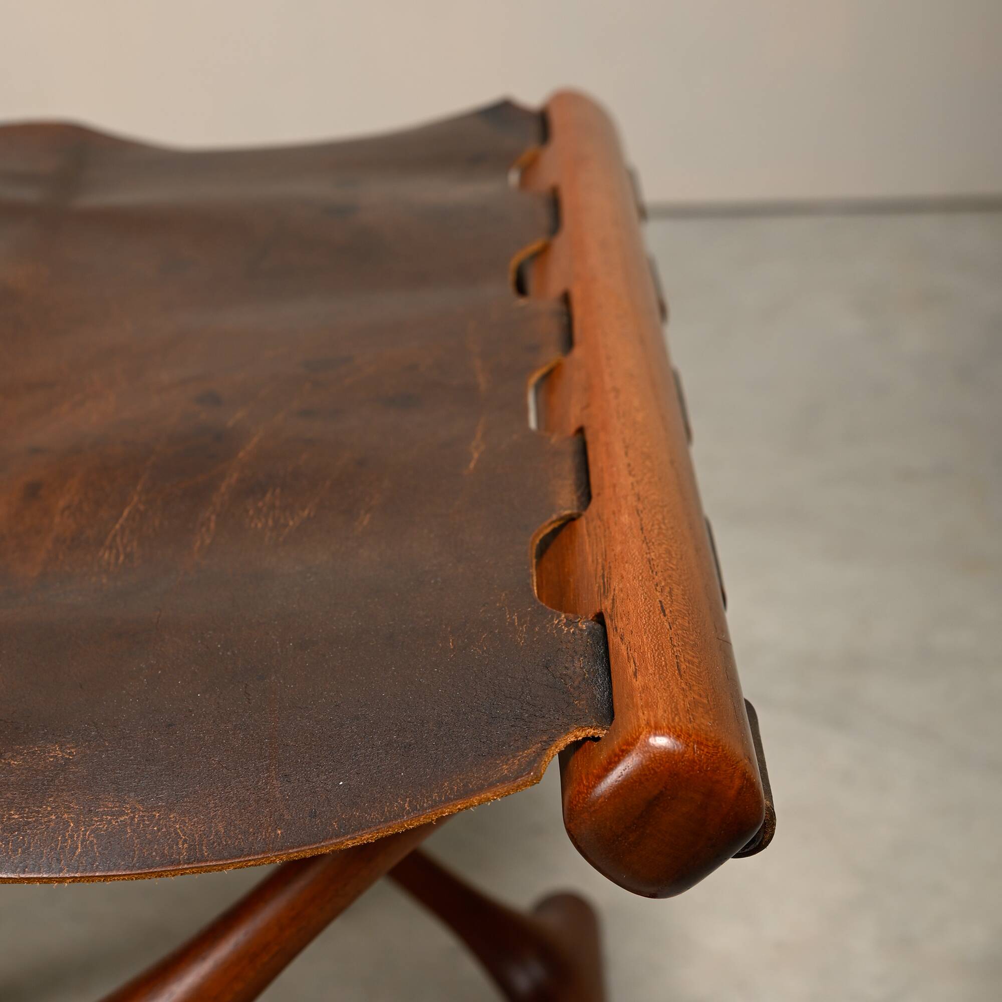 Poul Hundevad PH43 Guldhøj Stool in Teak and Brown Leather, Denmark, 1960s