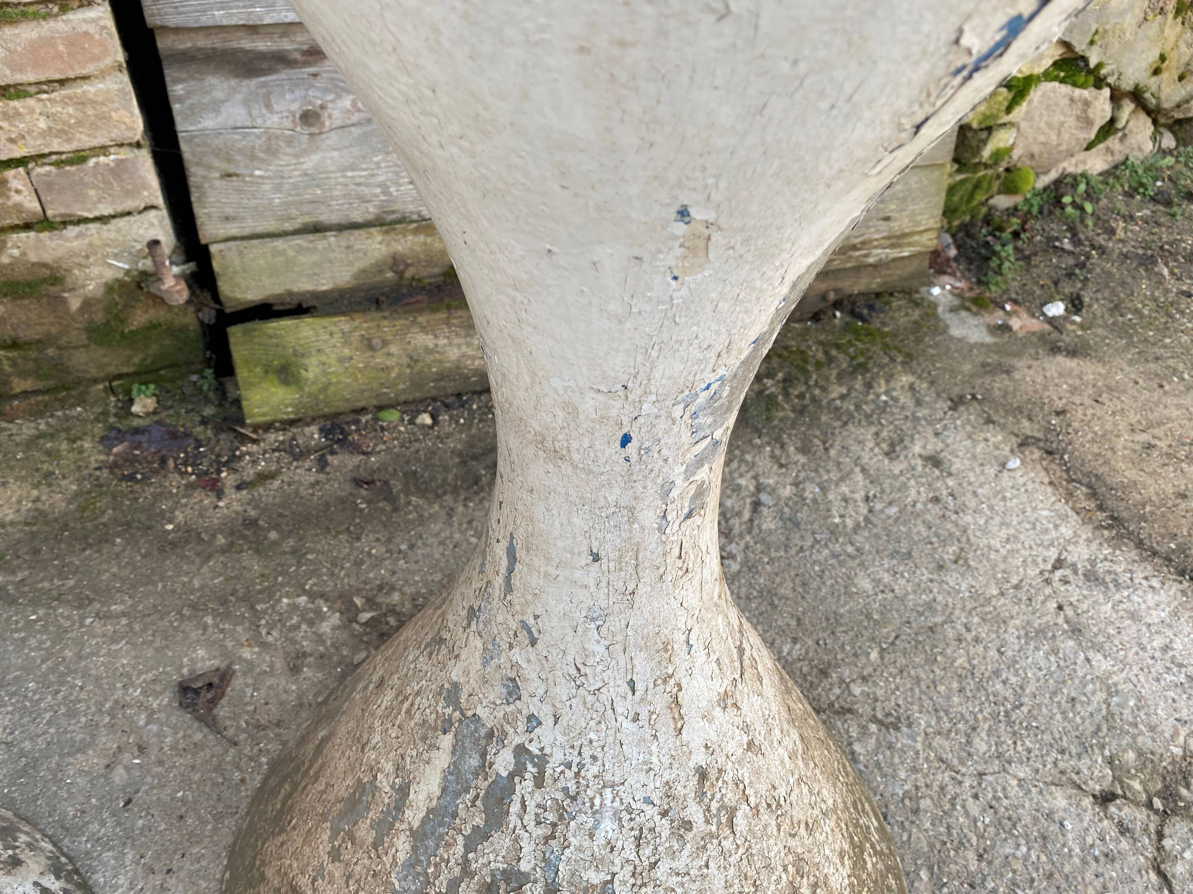 XXL diabolo planters fibreglass Willy Ghul & Anton Bee Eternit