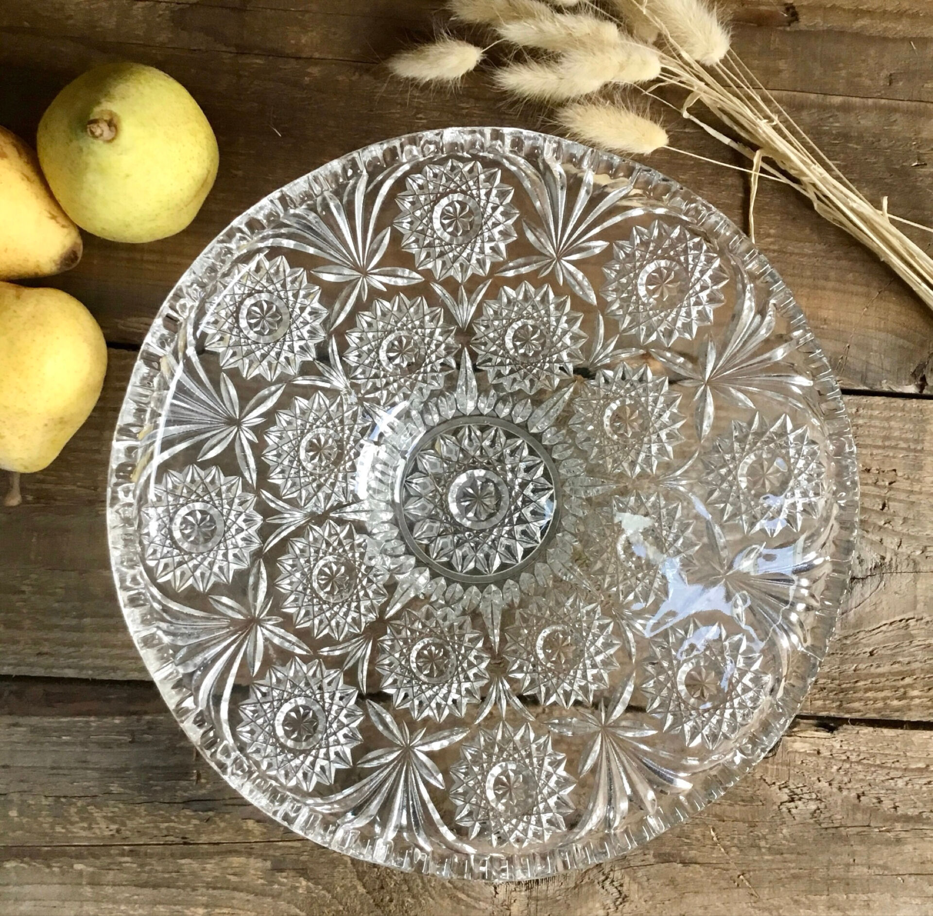 Coupe à fruits en verre ciselé 