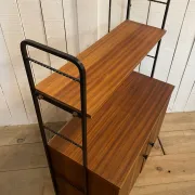 Small piece of furniture on legs