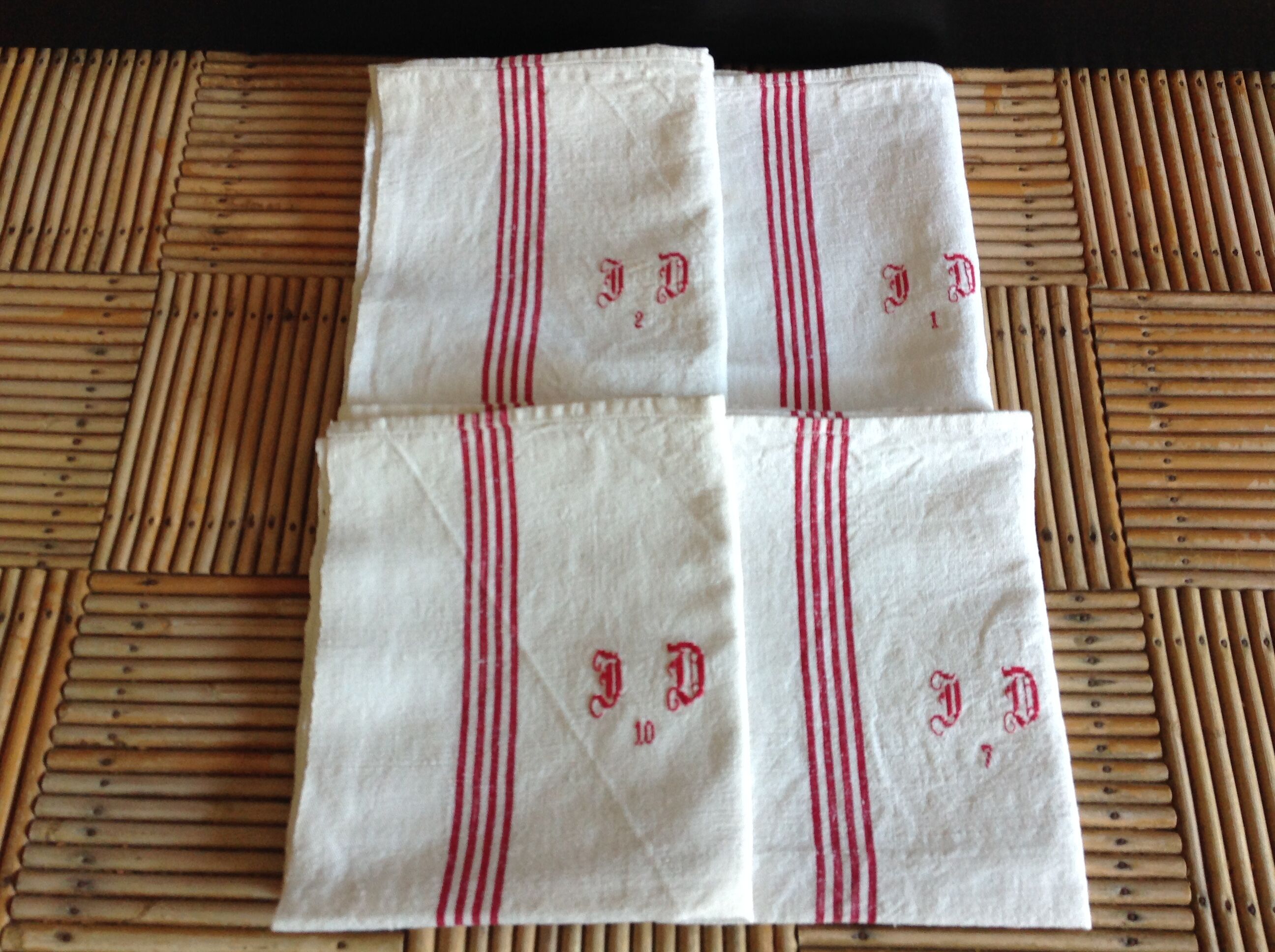 4 linen tea towels