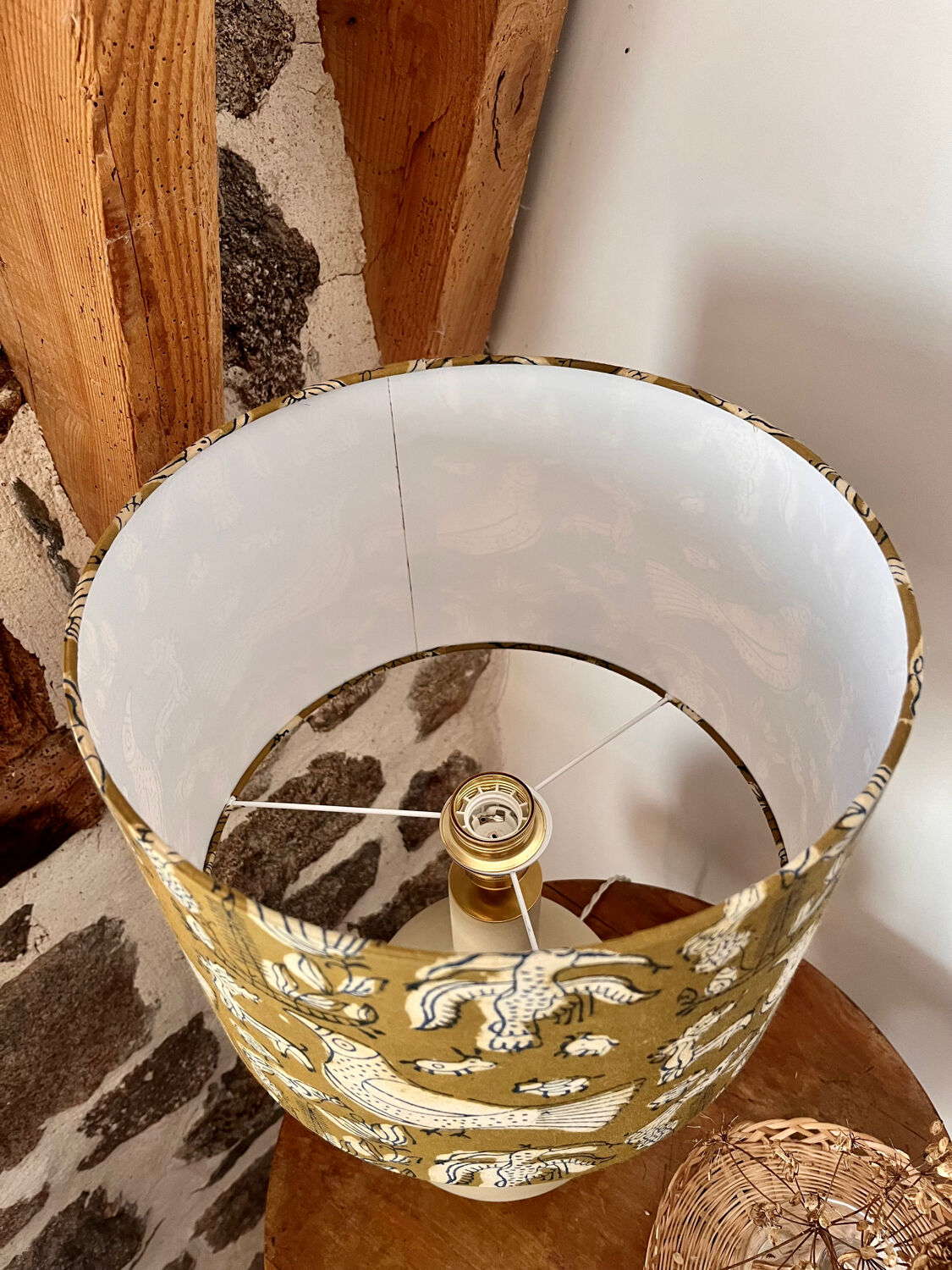 Table lamp