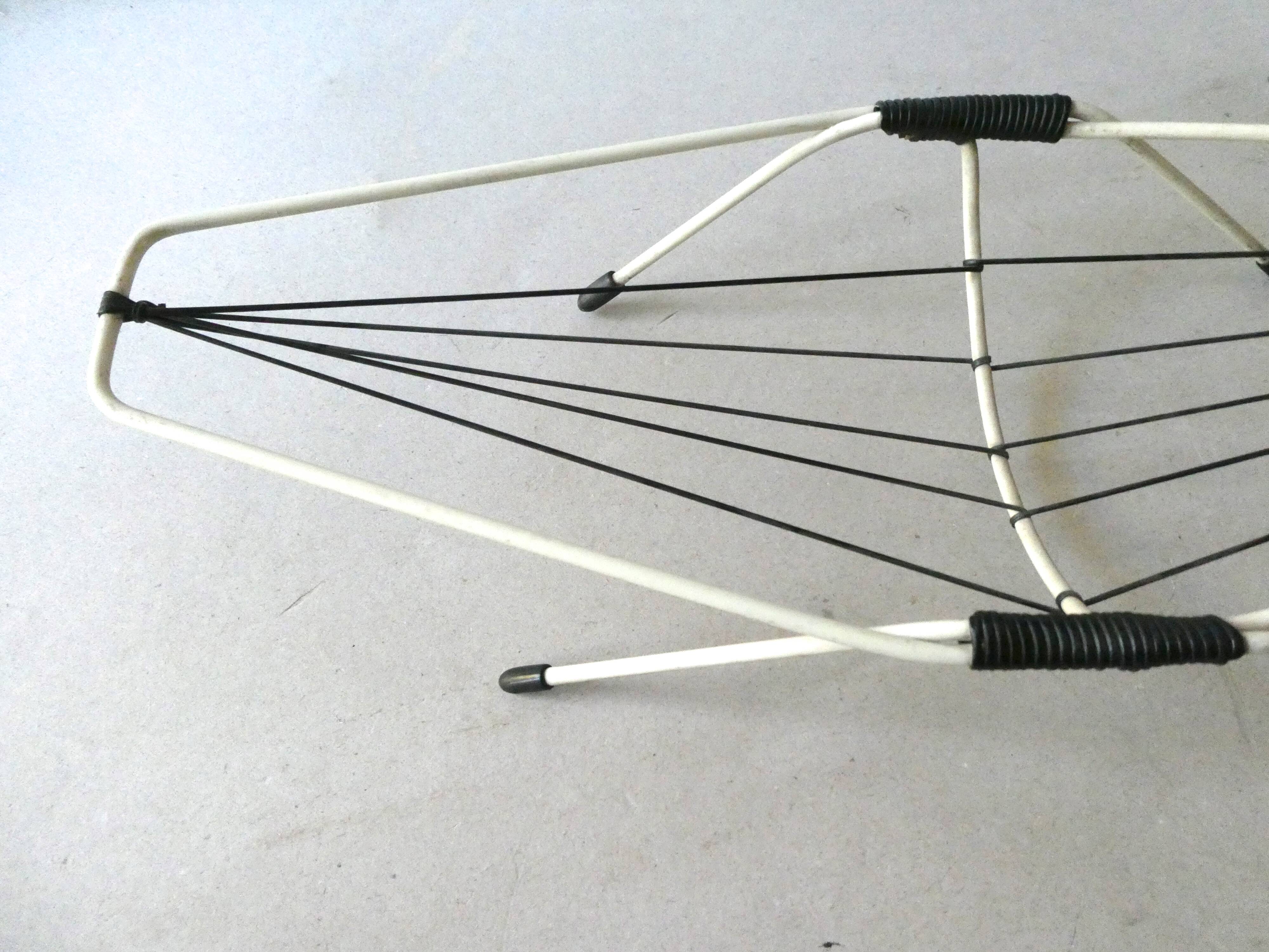 Metal fruit basket and scoubidou from the 50s