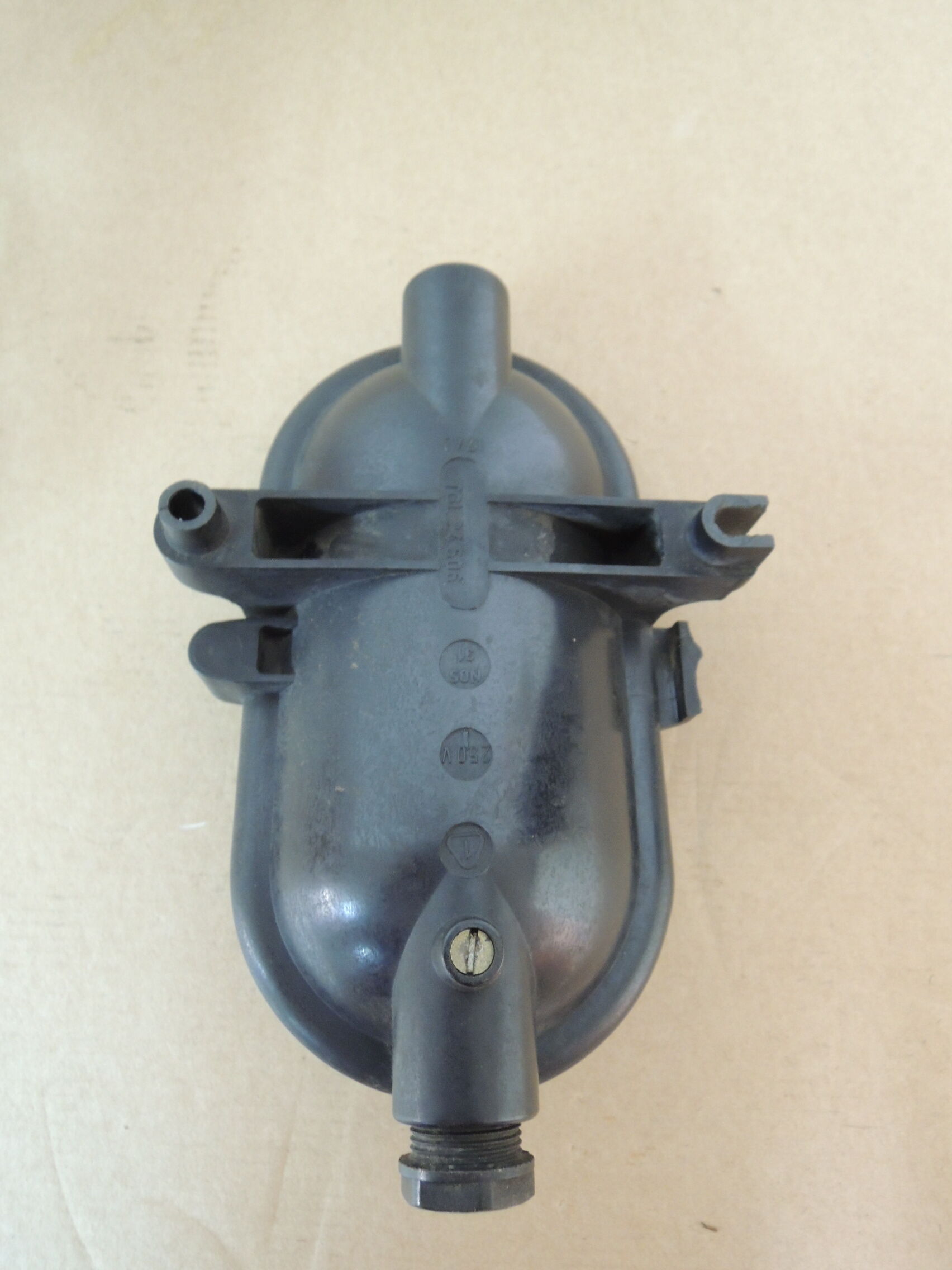 Porthole wall lamp