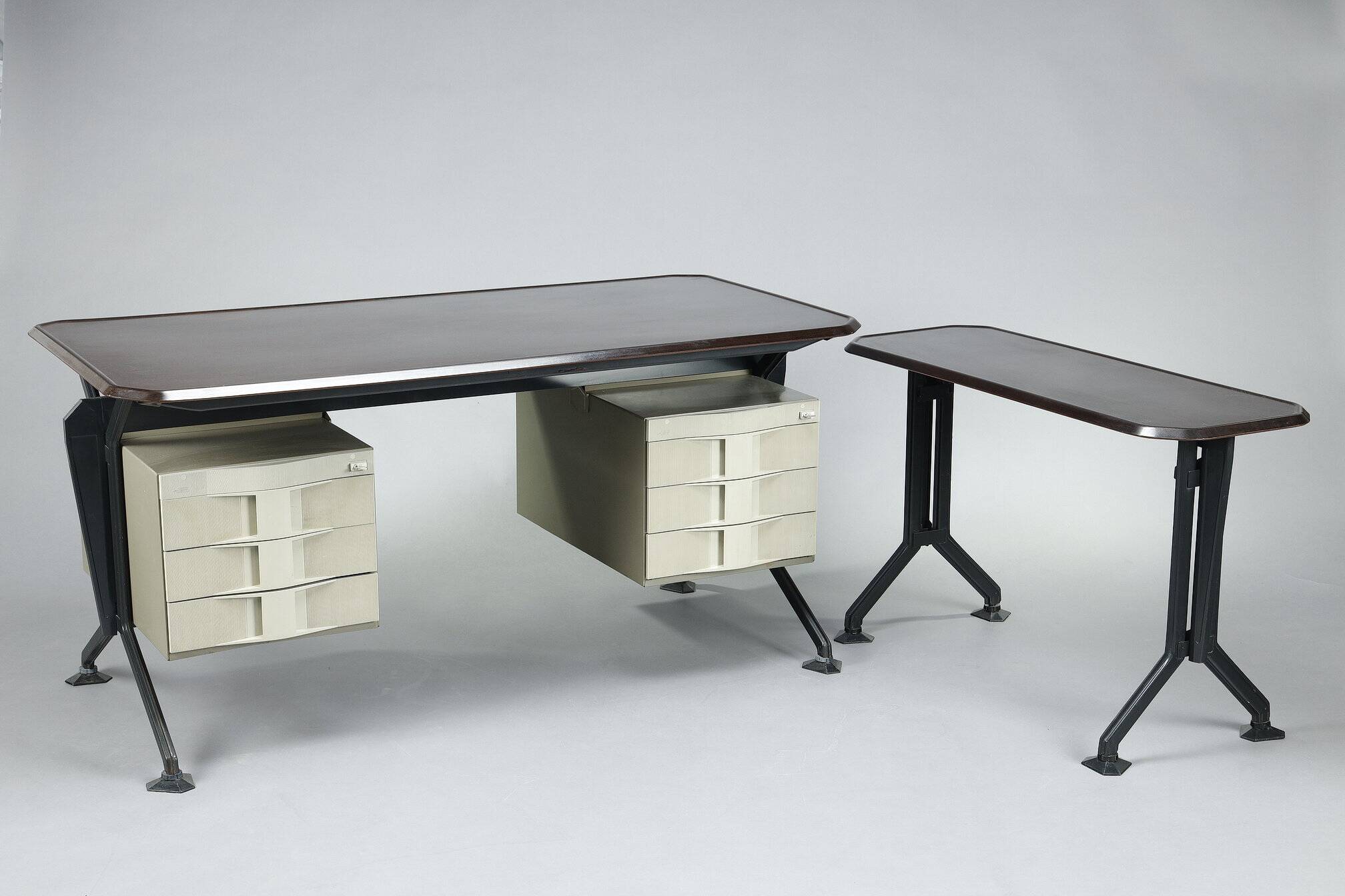 Large "ARCO" desk for Olivetti by BBPR