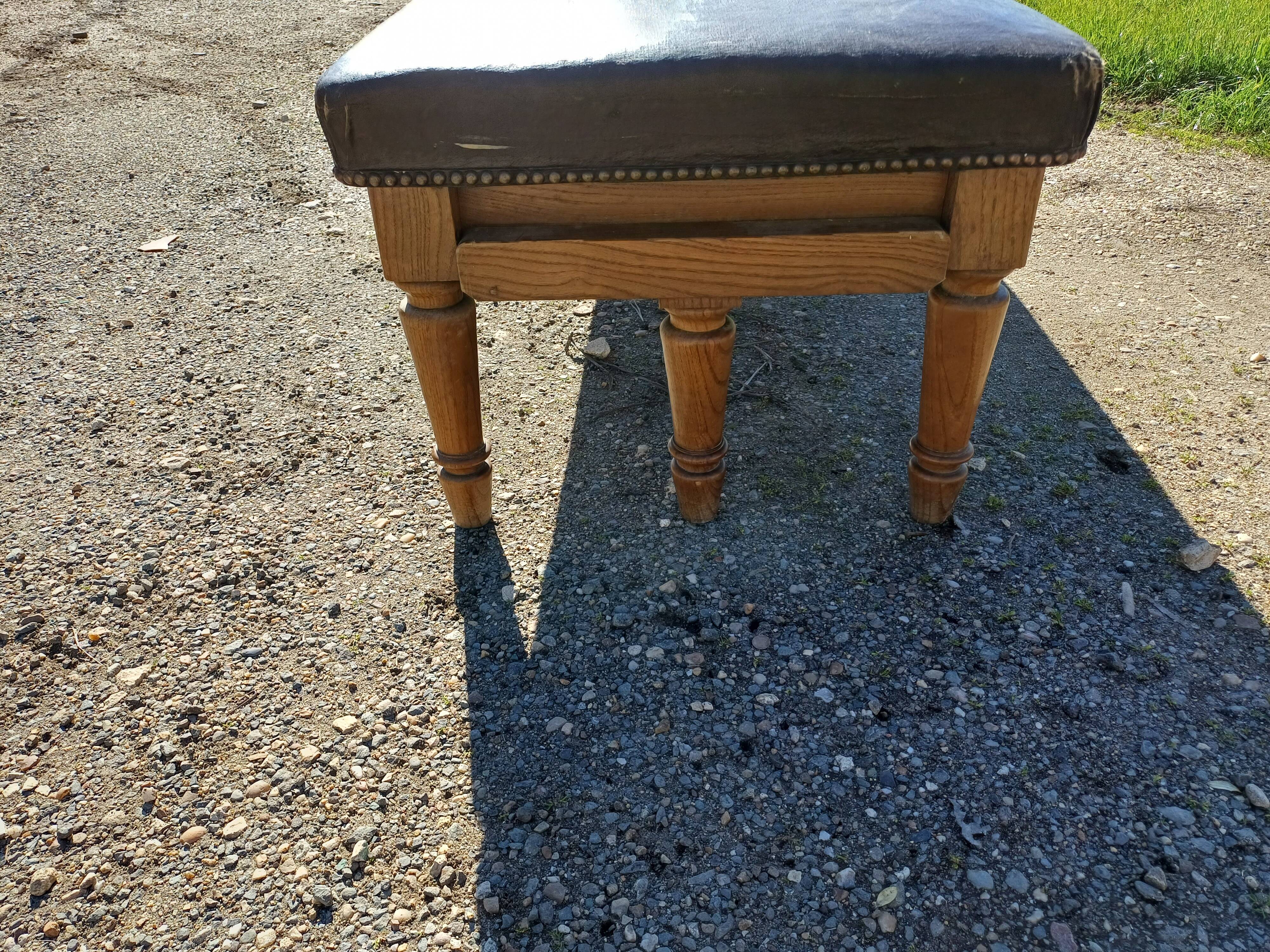 Doctor's bench oak and leather 19th