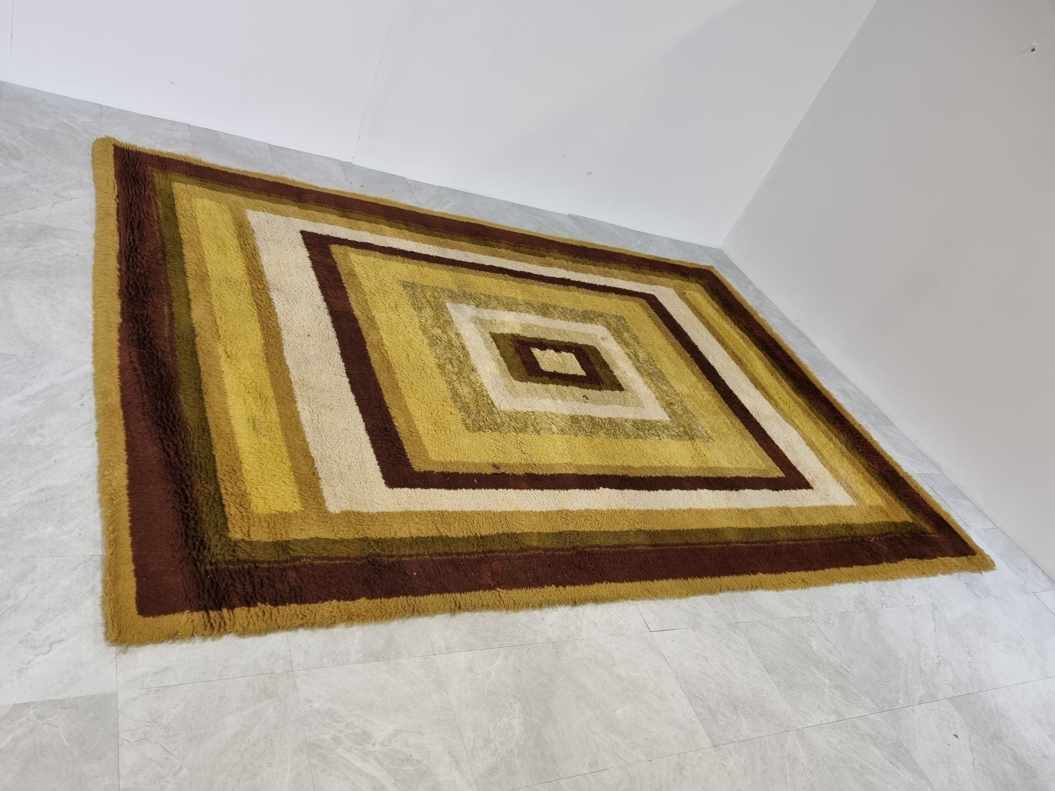 Large modernist carpet, 1970s 290x200cm