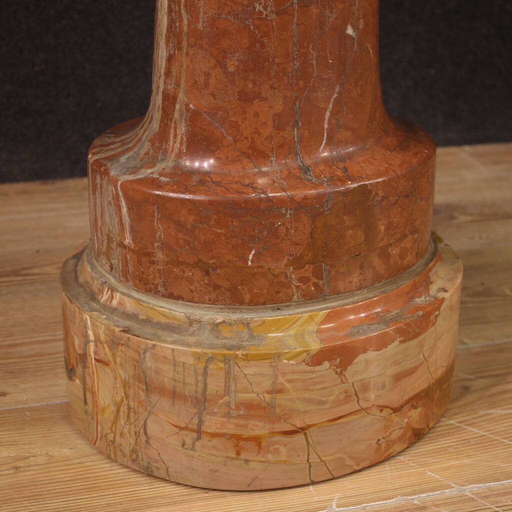 Bénitier ancien en marbre rouge de Vérone du XIXe siècle