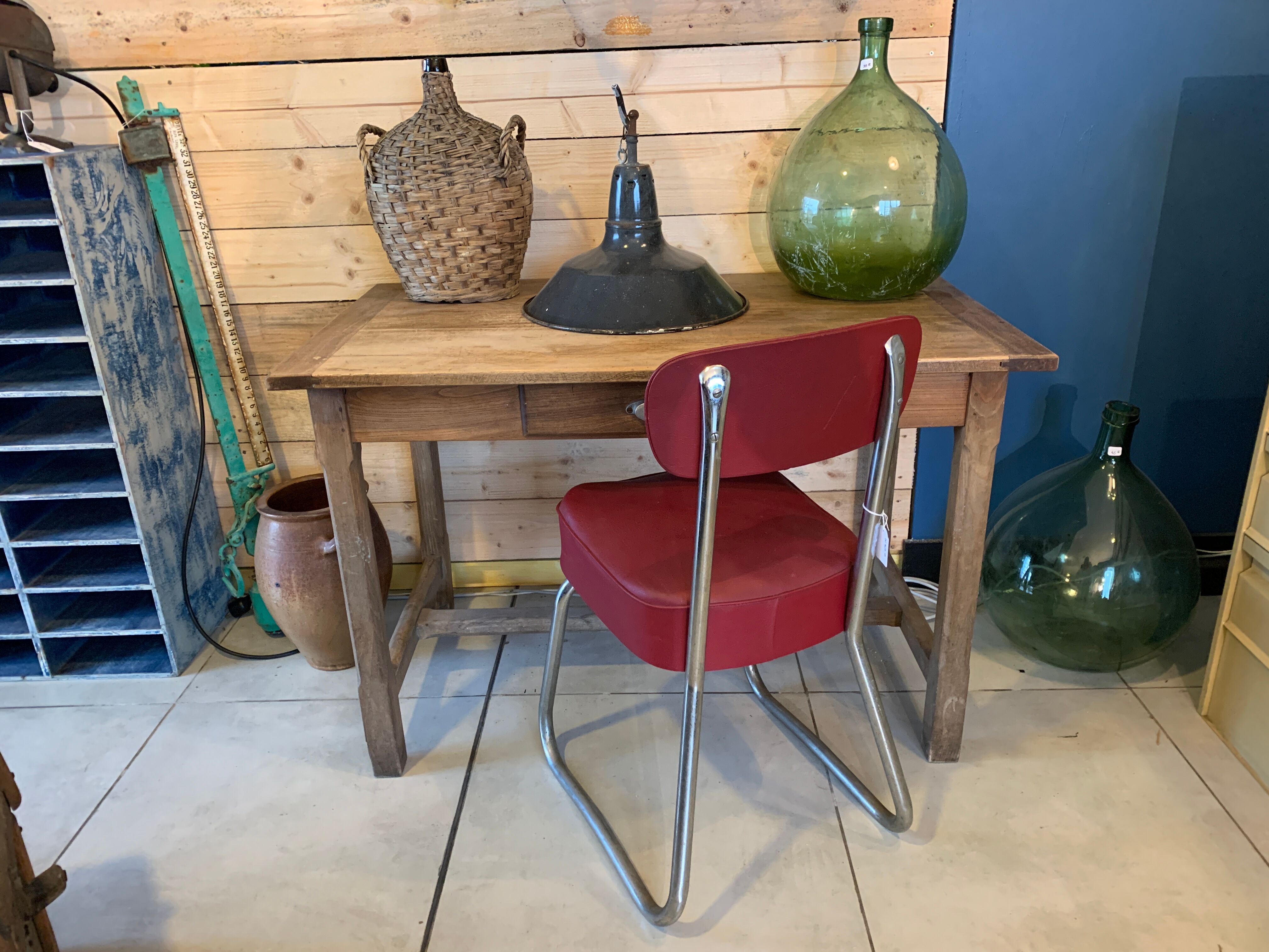 Bureau ancien en bois de ideal meubles à Roubaix