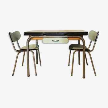 Formica table and its two chairs